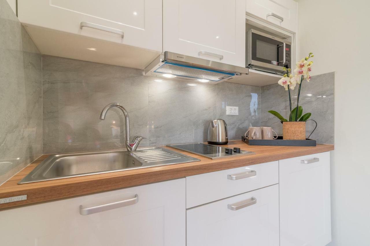 Апартаменти Studio Apartman Rosa Затон Екстер'єр фото