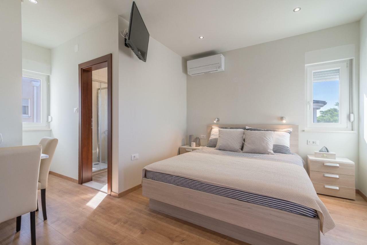 Апартаменти Studio Apartman Rosa Затон Екстер'єр фото