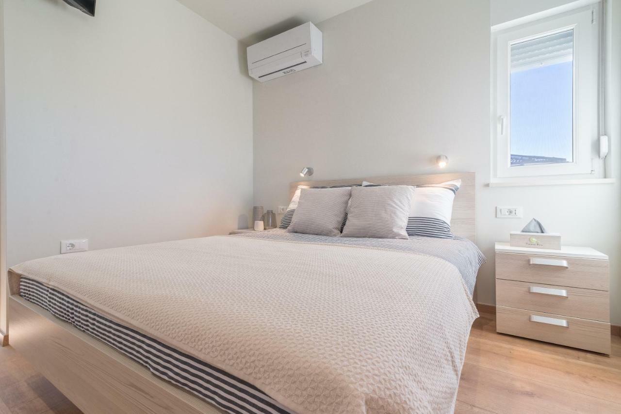 Апартаменти Studio Apartman Rosa Затон Екстер'єр фото